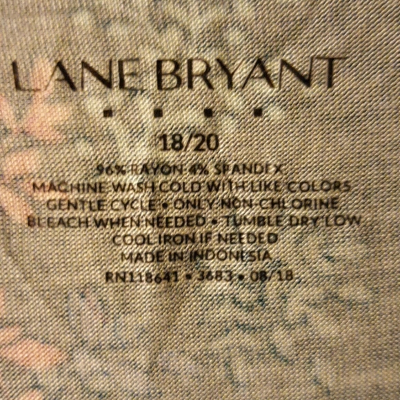 Lane Bryant Plus Size 18/20 Long Sleeve V Neck - Picture 2 of 4